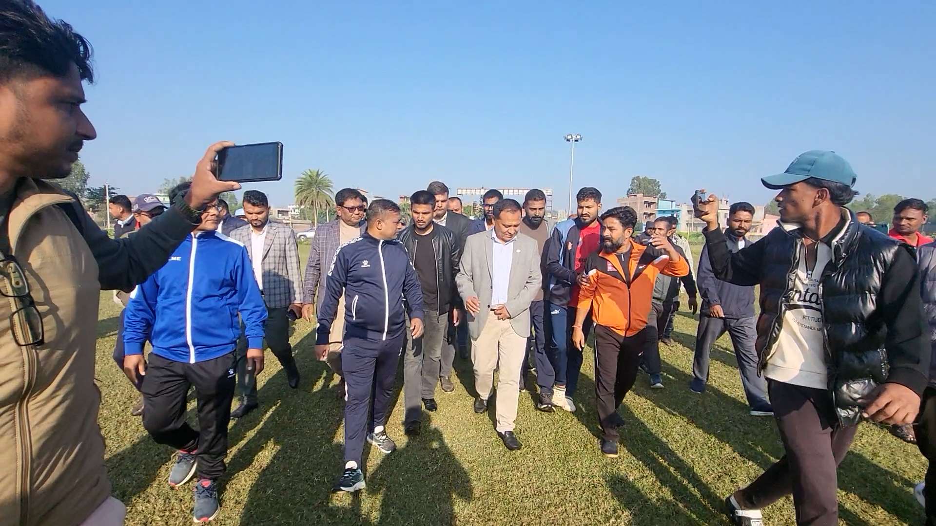जनकपुरधामको निर्माणाधिन रंगशालाको निरीक्षण गर्न पुगे उर्जा मन्त्री घिसिङ र खेलकुद मन्त्री गुप्ता